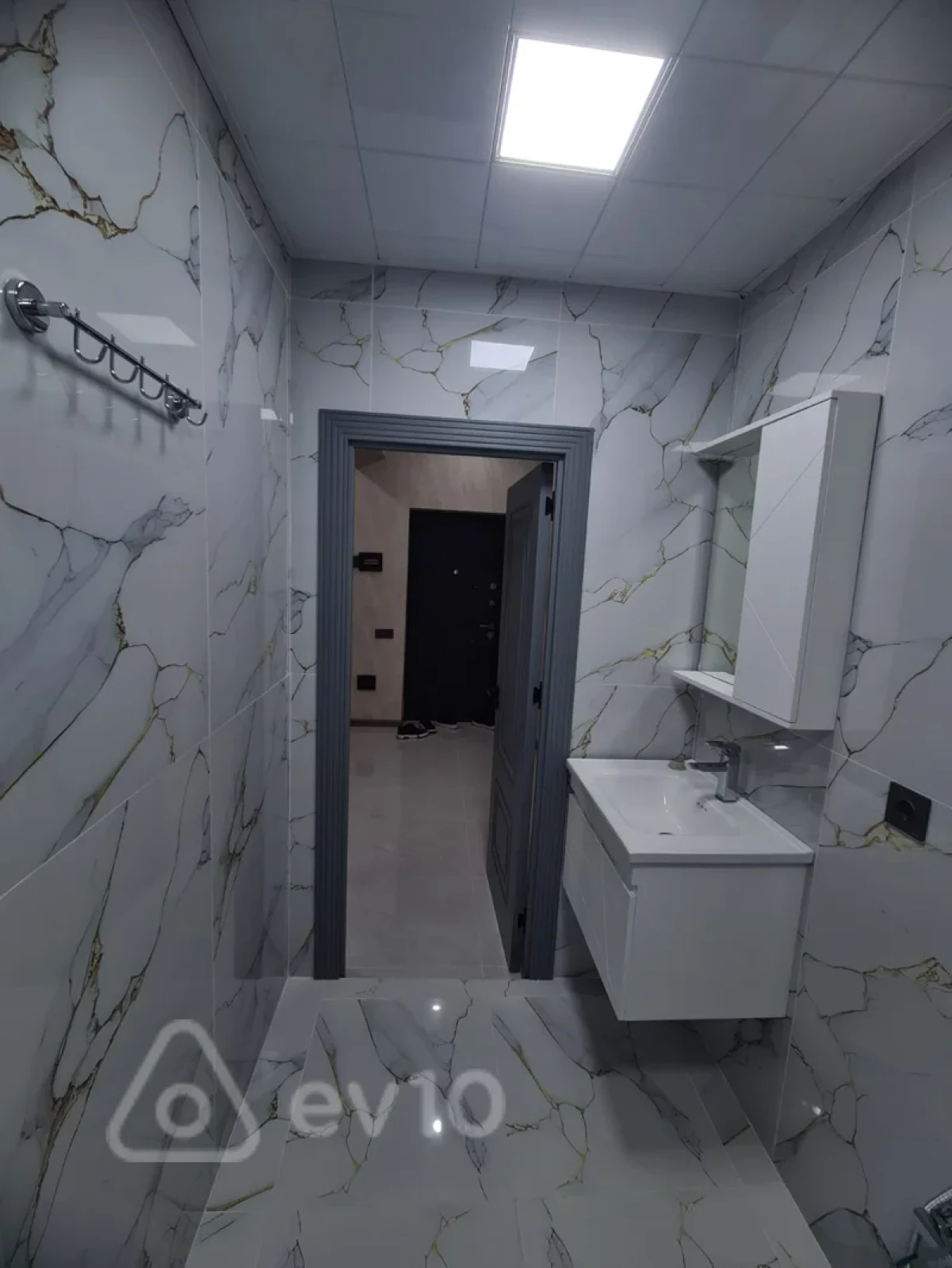 Kirayə verilir 2 otaqlı yeni tikili 70 m²