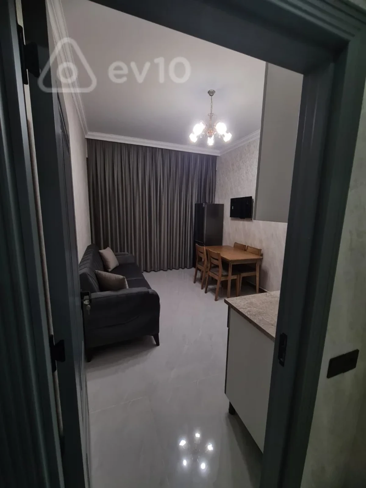 Kirayə verilir 2 otaqlı yeni tikili 70 m²