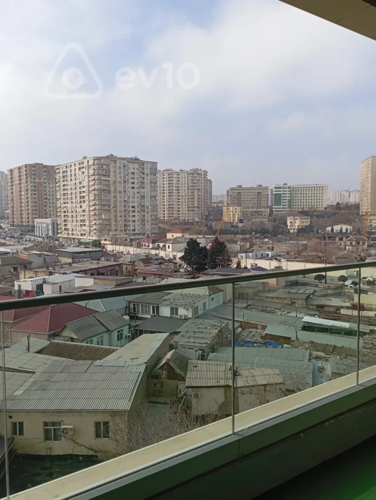 Kirayə verilir 3 otaqlı yeni tikili 200 m²