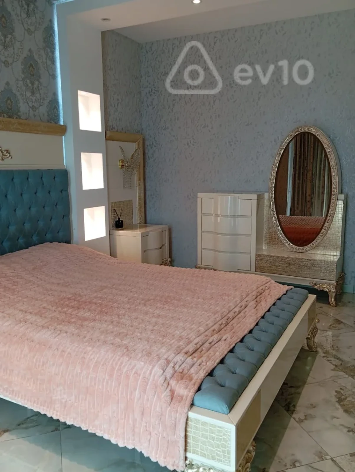 Kirayə verilir 3 otaqlı yeni tikili 200 m²