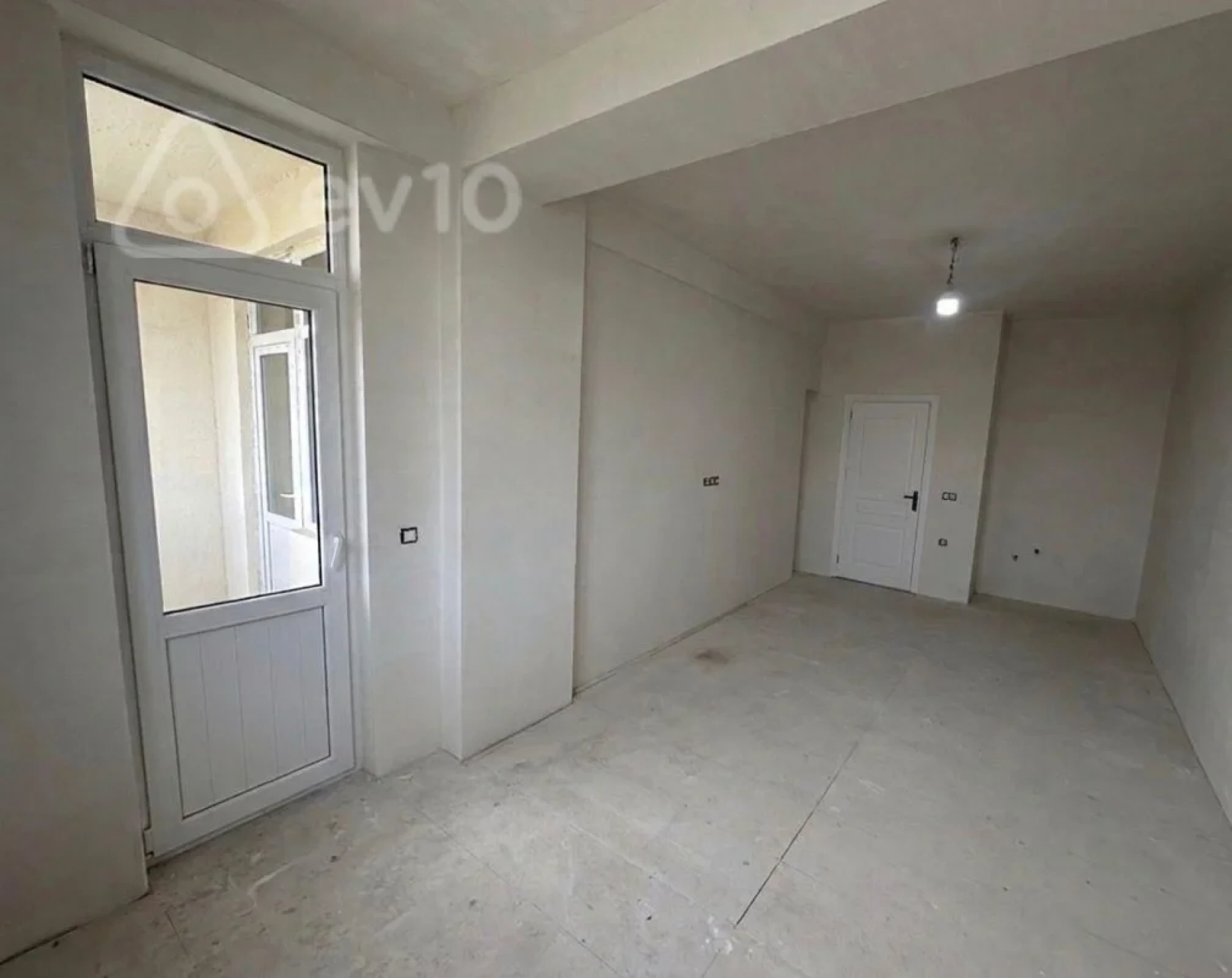 Satılır 3 otaqlı yeni tikili 92 m²