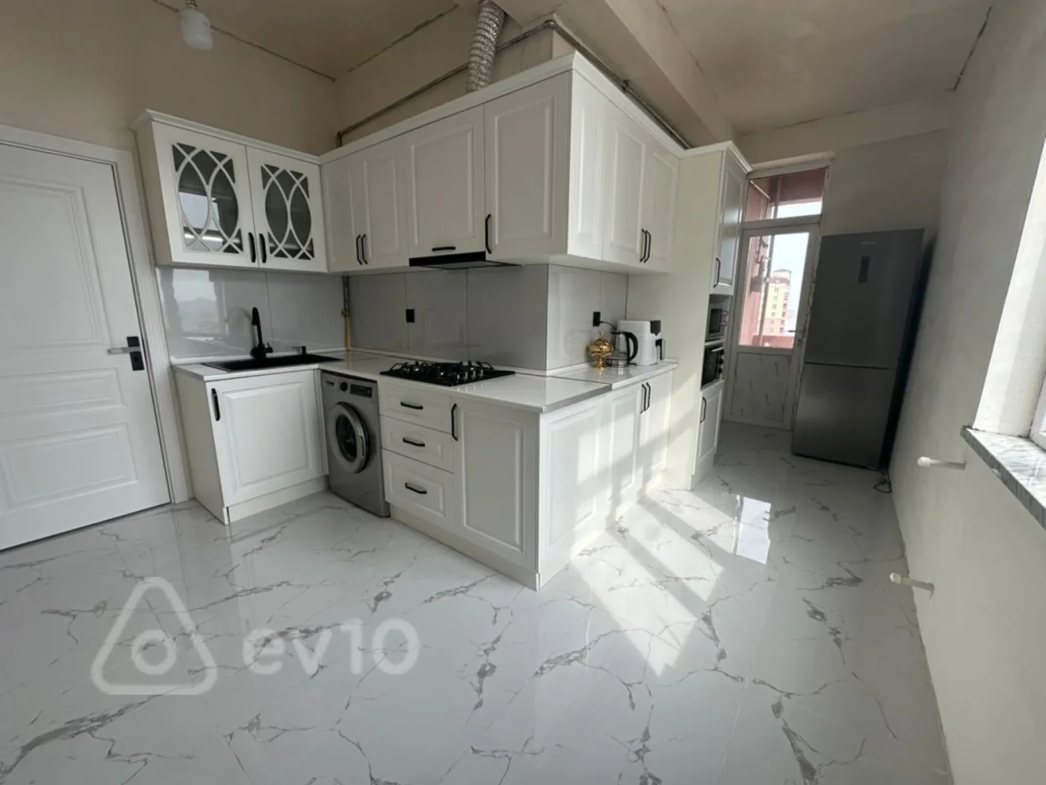 Satılır 3 otaqlı yeni tikili 92 m²