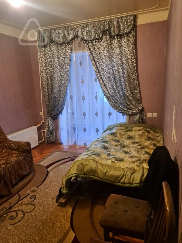 Kirayə verilir 2 otaqlı köhnə tikili 56 m²