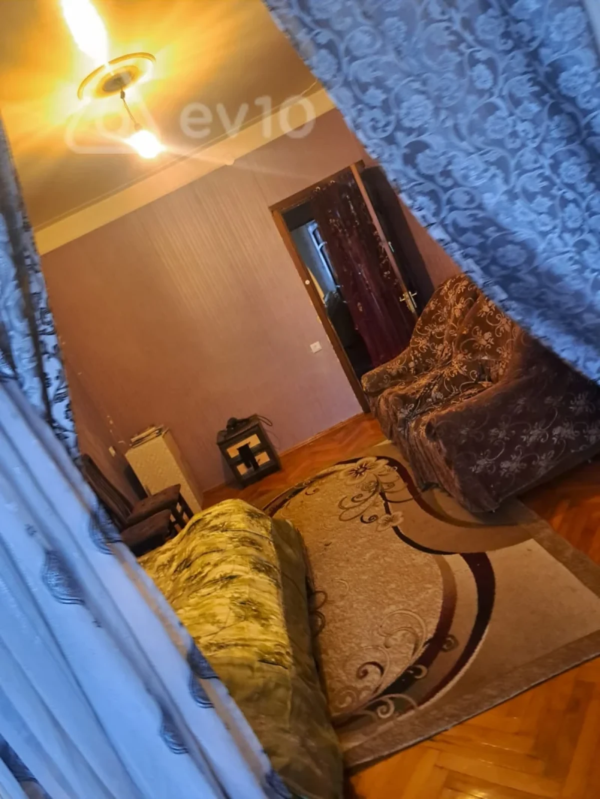 Kirayə verilir 2 otaqlı köhnə tikili 56 m²