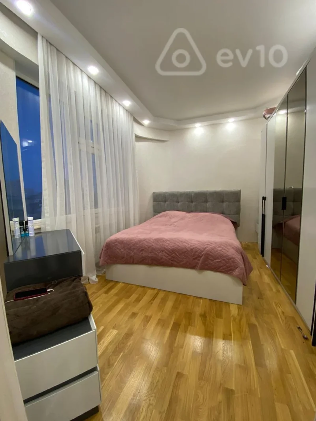 Satılır 3 otaqlı yeni tikili 85 m²