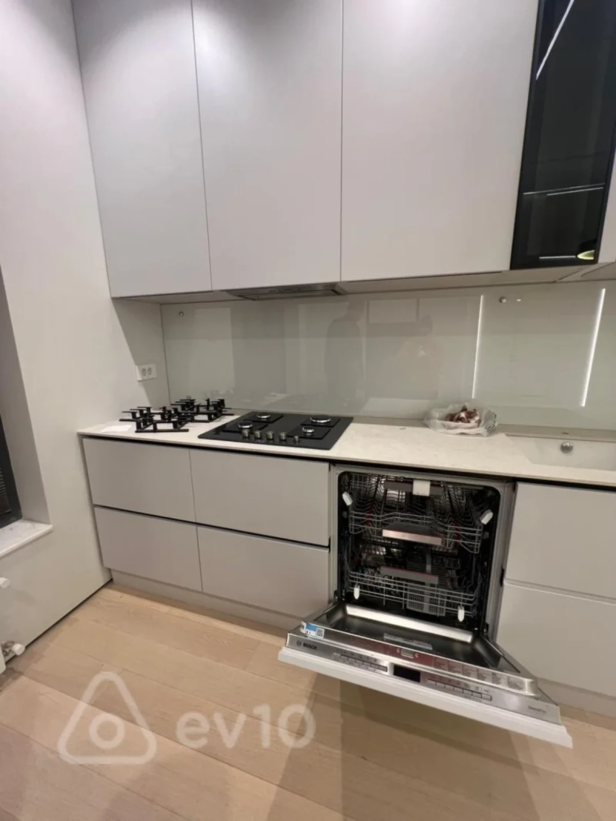 Satılır 3 otaqlı yeni tikili 110 m²
