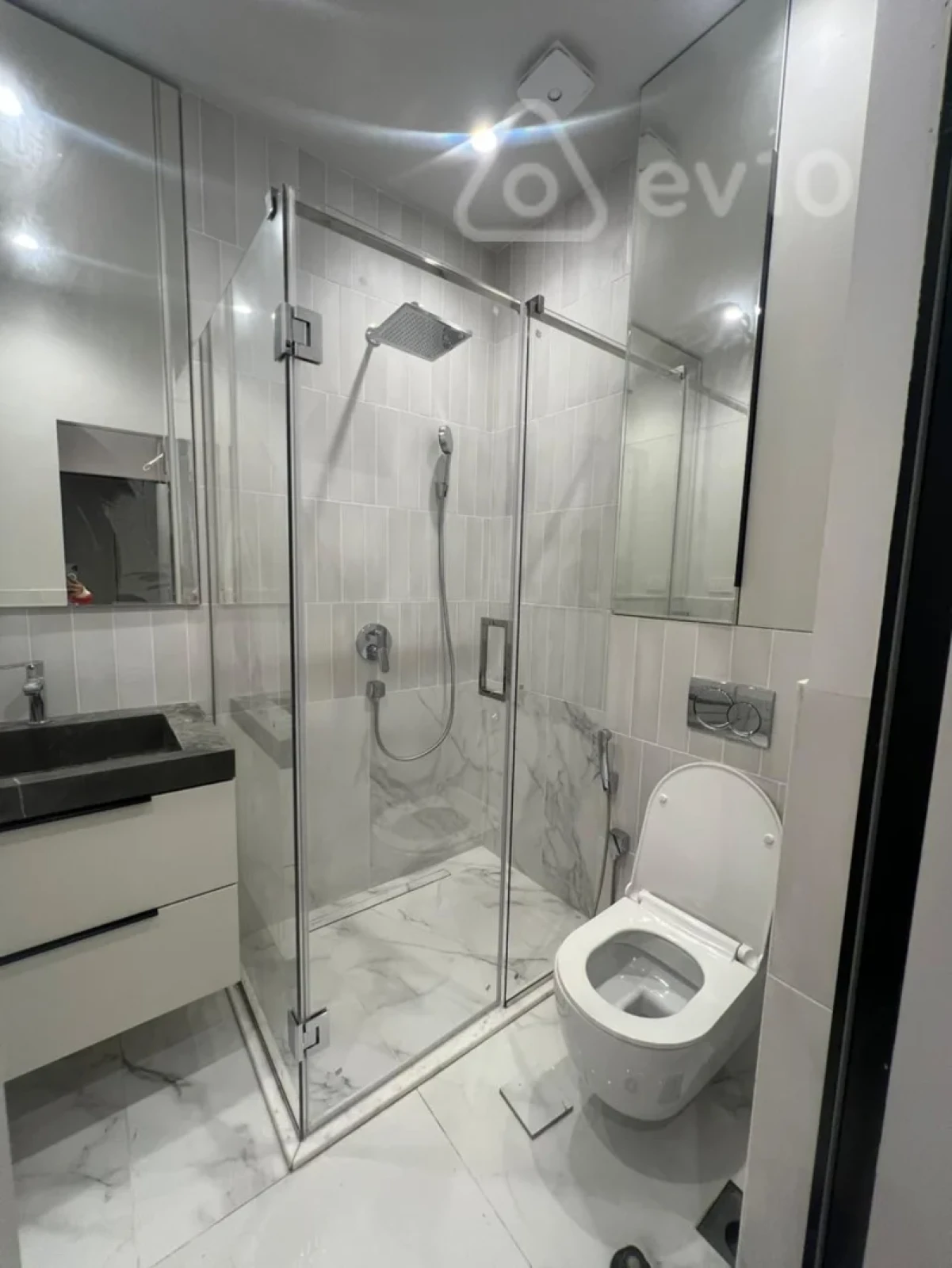 Satılır 3 otaqlı yeni tikili 110 m²