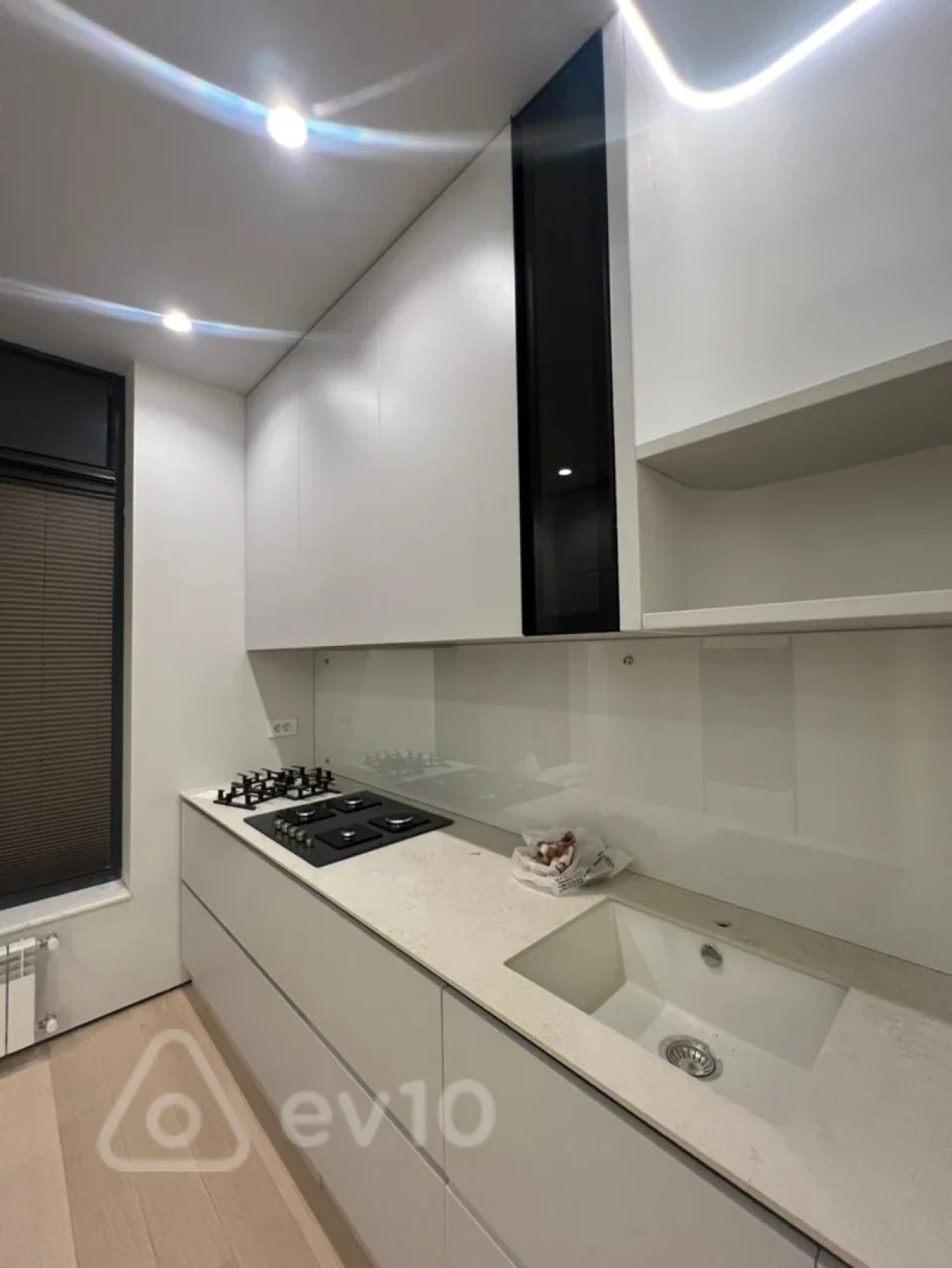 Satılır 3 otaqlı yeni tikili 110 m²