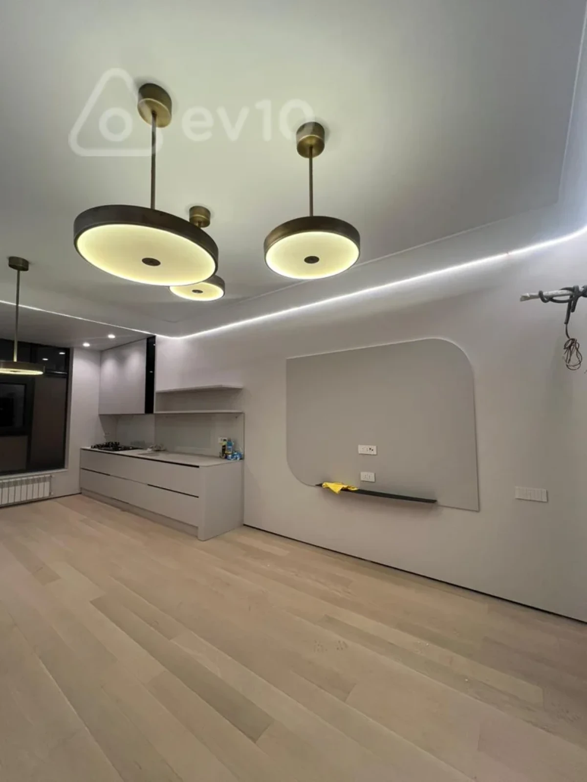 Satılır 3 otaqlı yeni tikili 110 m²