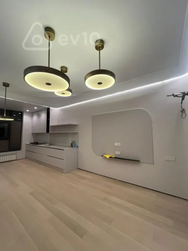 Satılır 3 otaqlı yeni tikili 110 m²