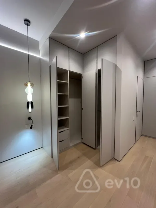 Satılır 3 otaqlı yeni tikili 110 m²