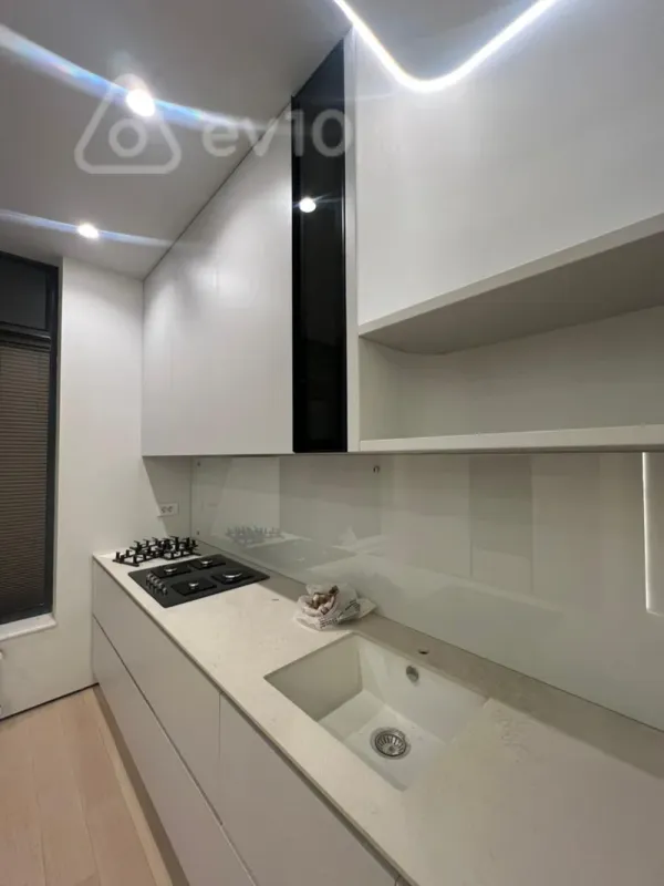Satılır 3 otaqlı yeni tikili 110 m²