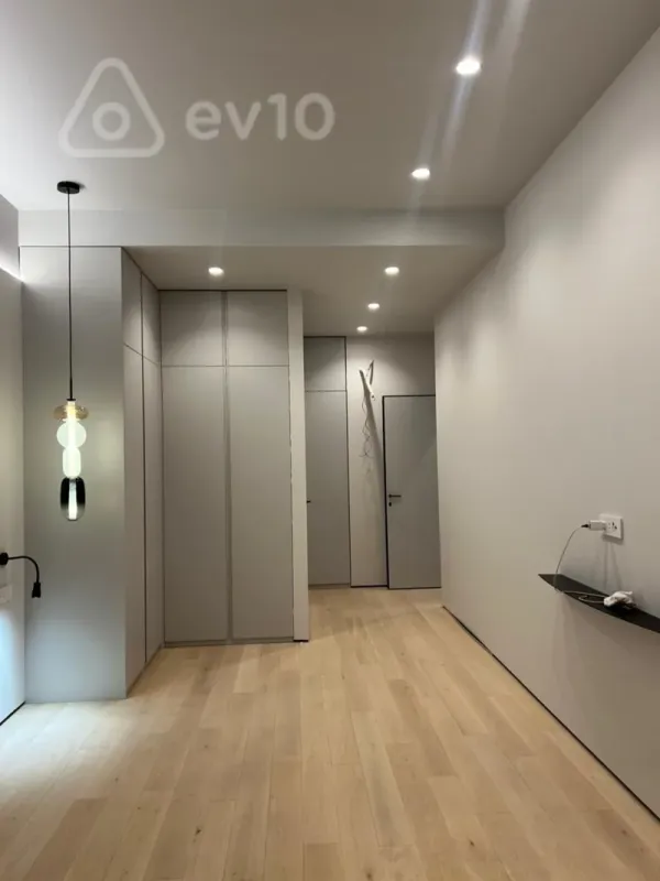 Satılır 3 otaqlı yeni tikili 110 m²