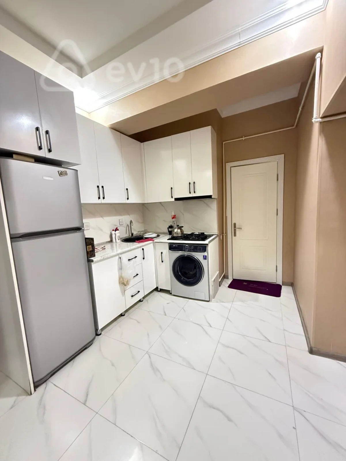 Kirayə verilir 2 otaqlı yeni tikili 75 m²