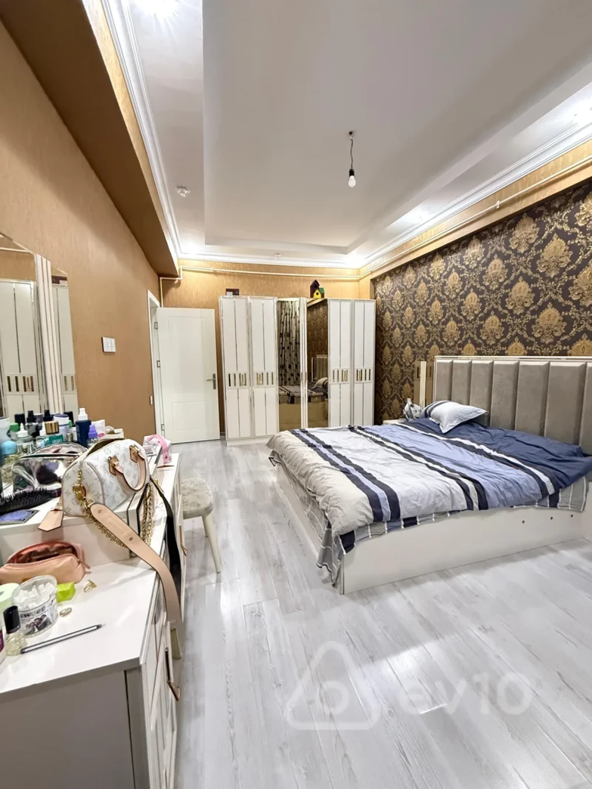 Kirayə verilir 2 otaqlı yeni tikili 75 m²