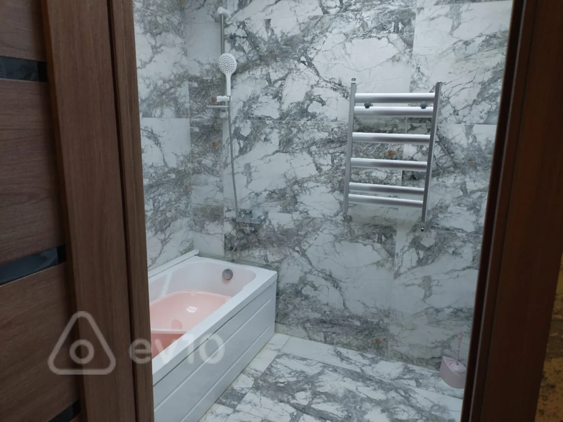 Kirayə verilir 2 otaqlı yeni tikili 64 m²