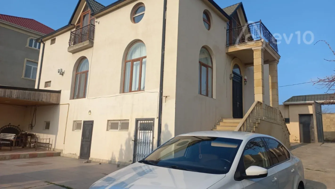Satılır 7 otaqlı həyət evi 360 m²