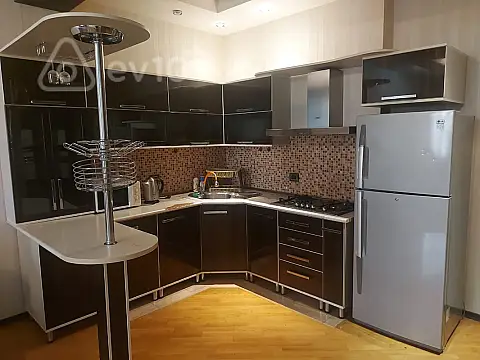 Kirayə verilir 2 otaqlı yeni tikili 82 m²