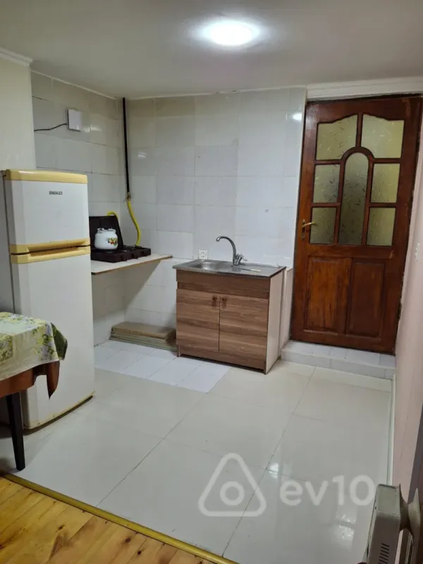Kirayə verilir 1 otaqlı həyət evi 25 m²