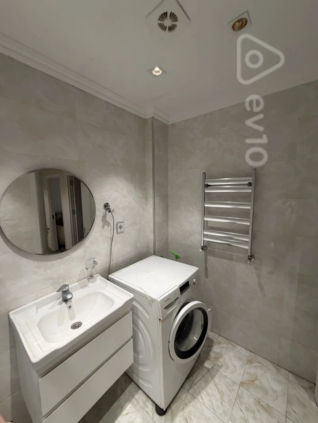 Kirayə verilir 2 otaqlı yeni tikili 55 m²