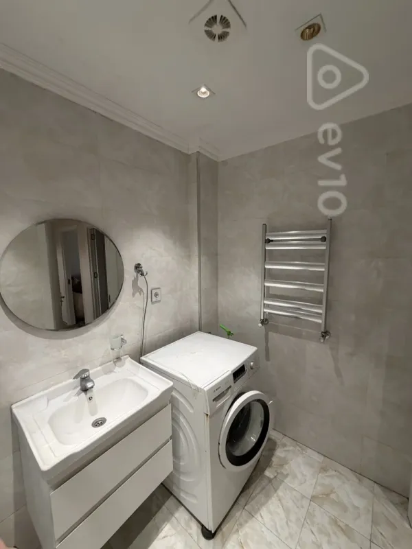 Kirayə verilir 2 otaqlı yeni tikili 55 m²