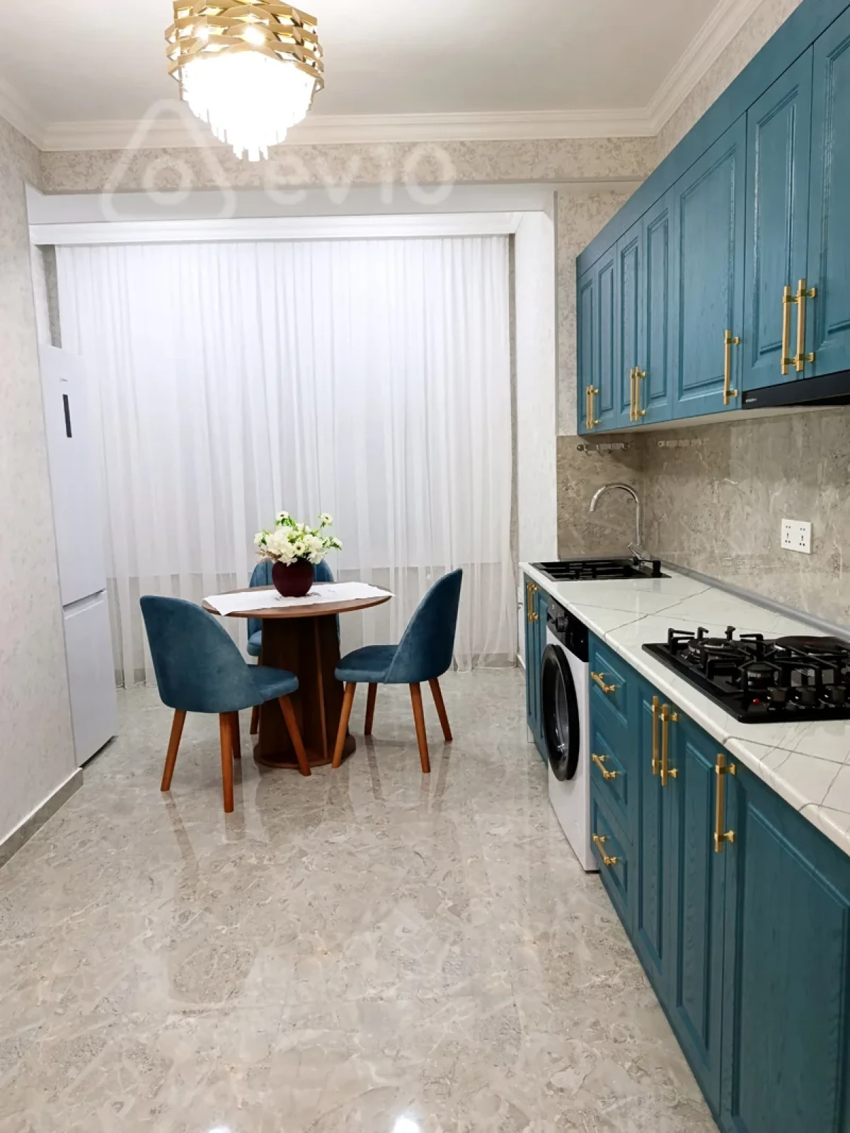 Kirayə verilir 2 otaqlı yeni tikili 75 m²
