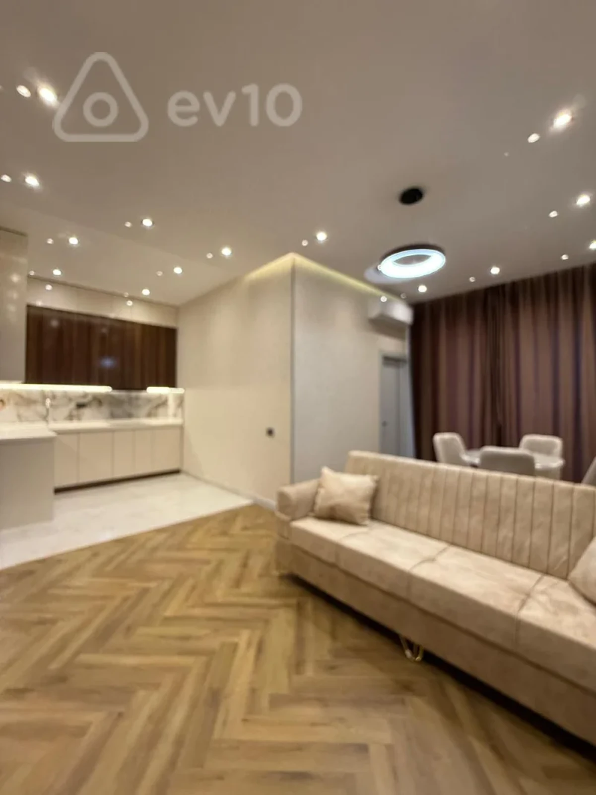 Kirayə verilir 3 otaqlı yeni tikili 75 m²