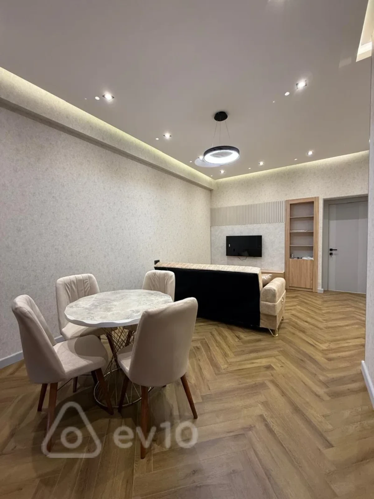 Kirayə verilir 3 otaqlı yeni tikili 75 m²