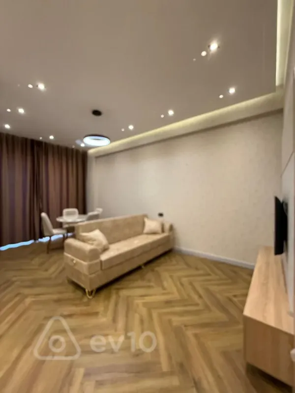 Kirayə verilir 3 otaqlı yeni tikili 75 m²