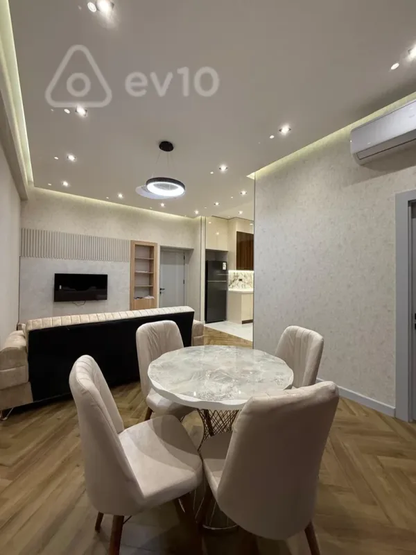 Kirayə verilir 3 otaqlı yeni tikili 75 m²