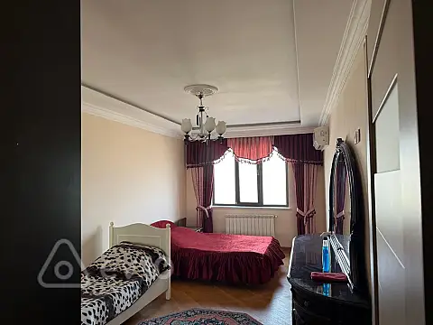 Kirayə verilir 2 otaqlı yeni tikili 65 m²