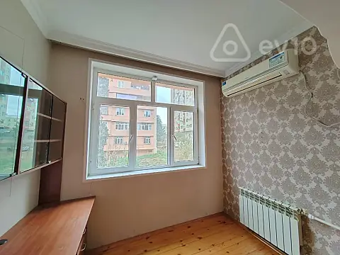 Satılır 2 otaqlı köhnə tikili 55 m²