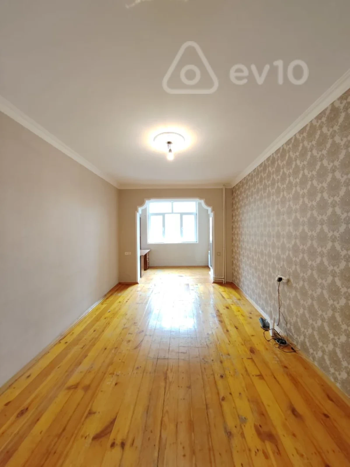 Satılır 2 otaqlı köhnə tikili 55 m²