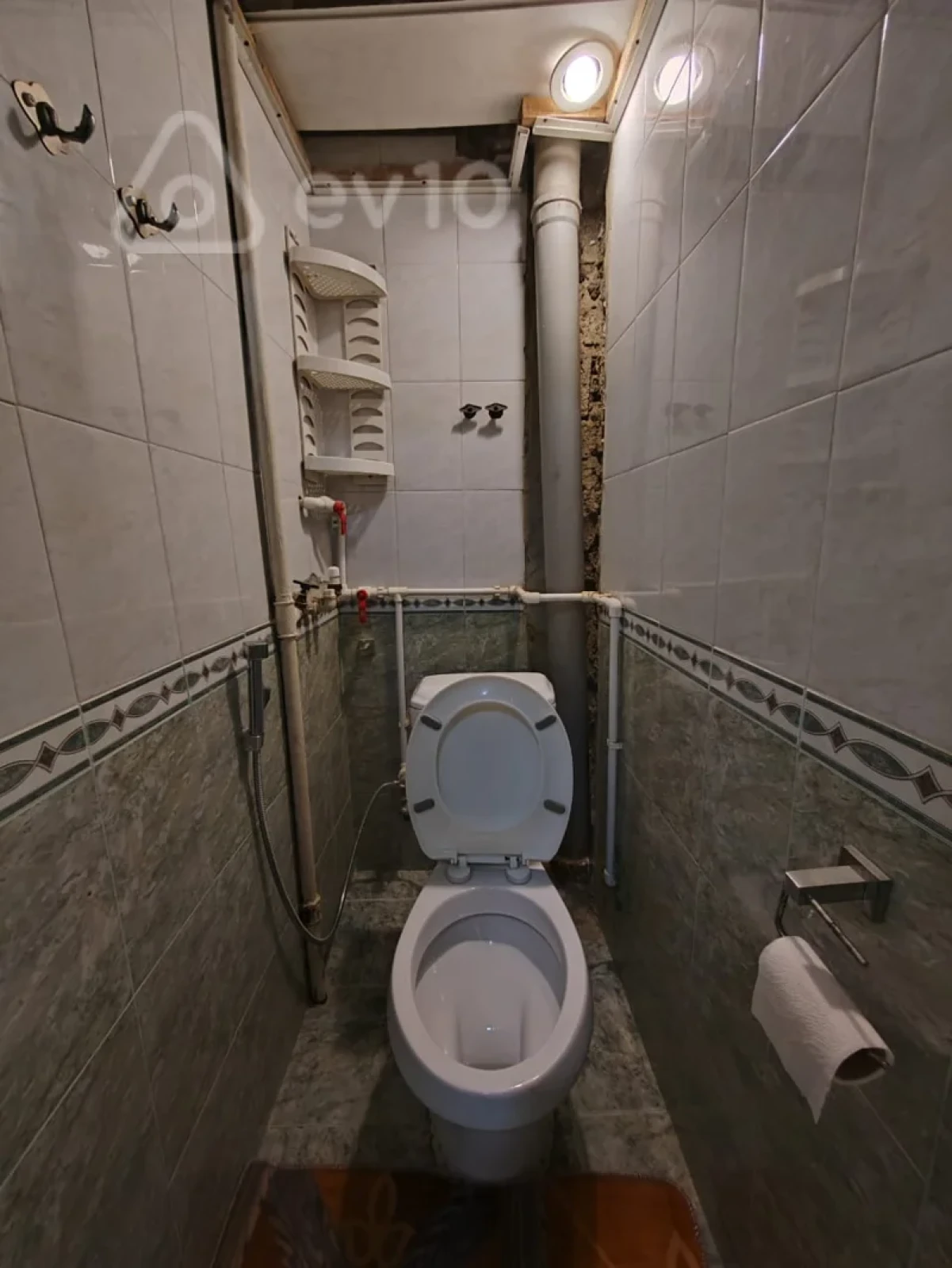 Satılır 2 otaqlı köhnə tikili 55 m²