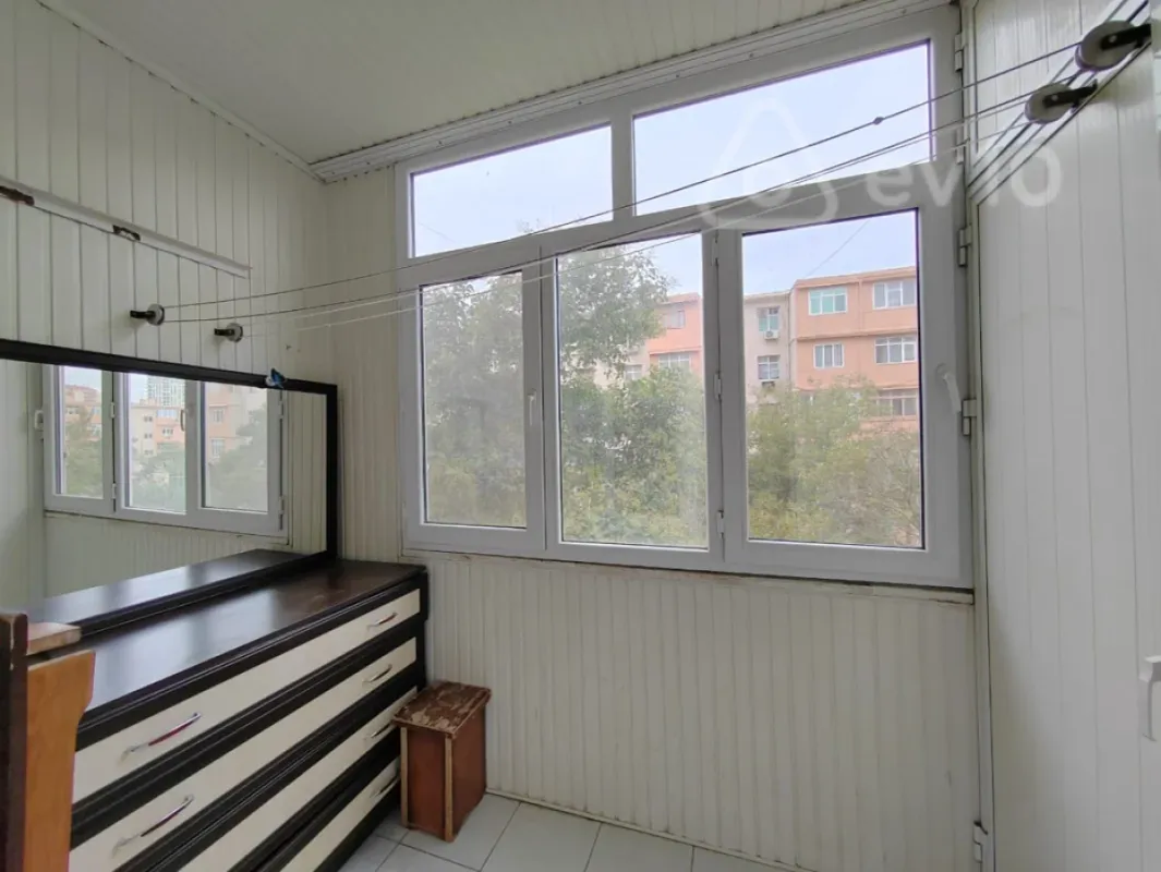 Satılır 2 otaqlı köhnə tikili 55 m²