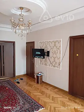 Satılır 2 otaqlı köhnə tikili 55 m²