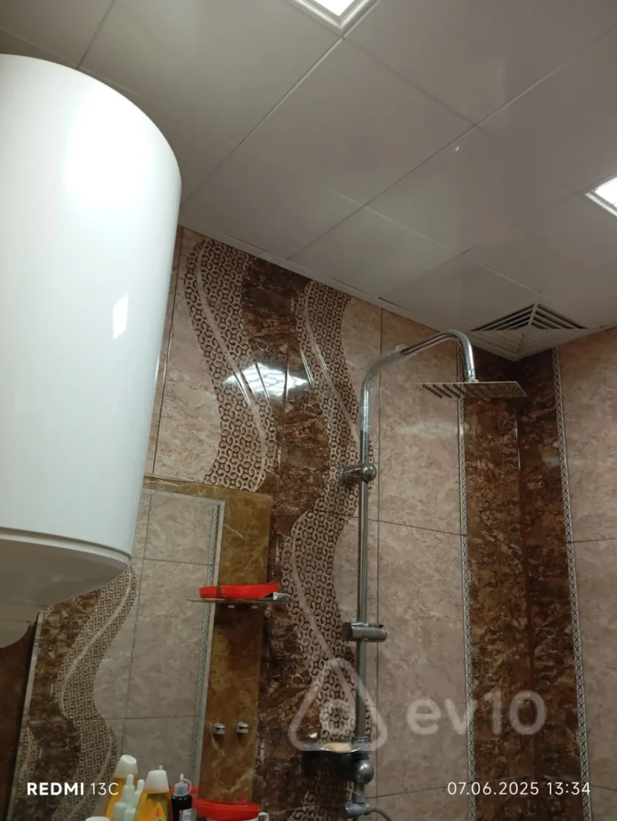 Satılır 2 otaqlı köhnə tikili 55 m²