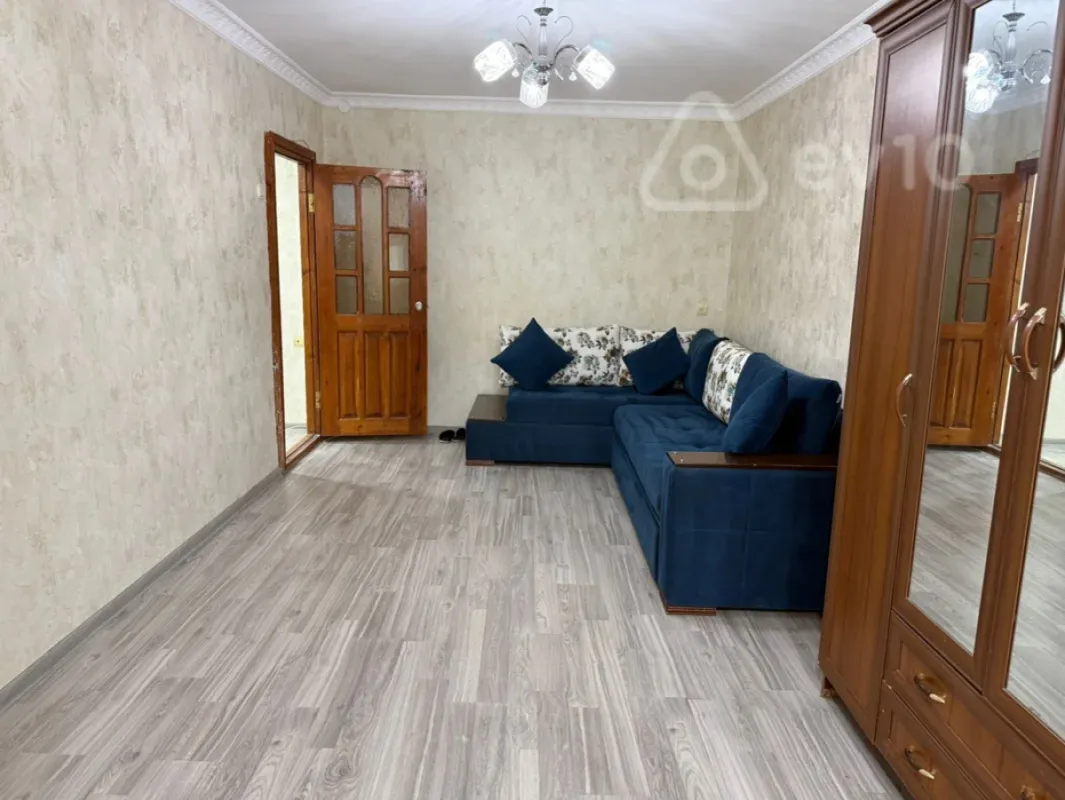Satılır 1 otaqlı köhnə tikili 33 m²