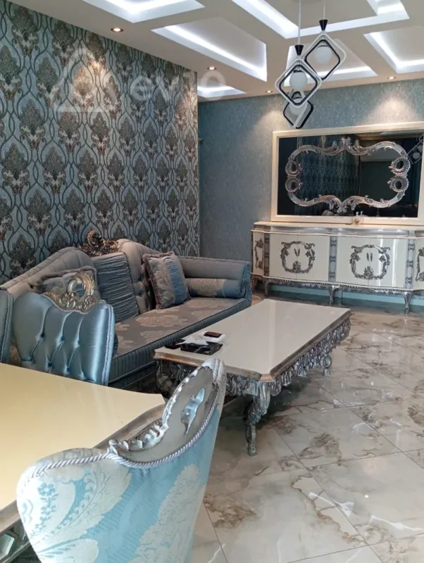 Kirayə verilir 3 otaqlı yeni tikili 200 m²