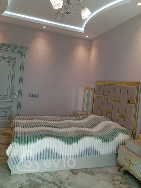 Kirayə verilir 3 otaqlı yeni tikili 200 m²