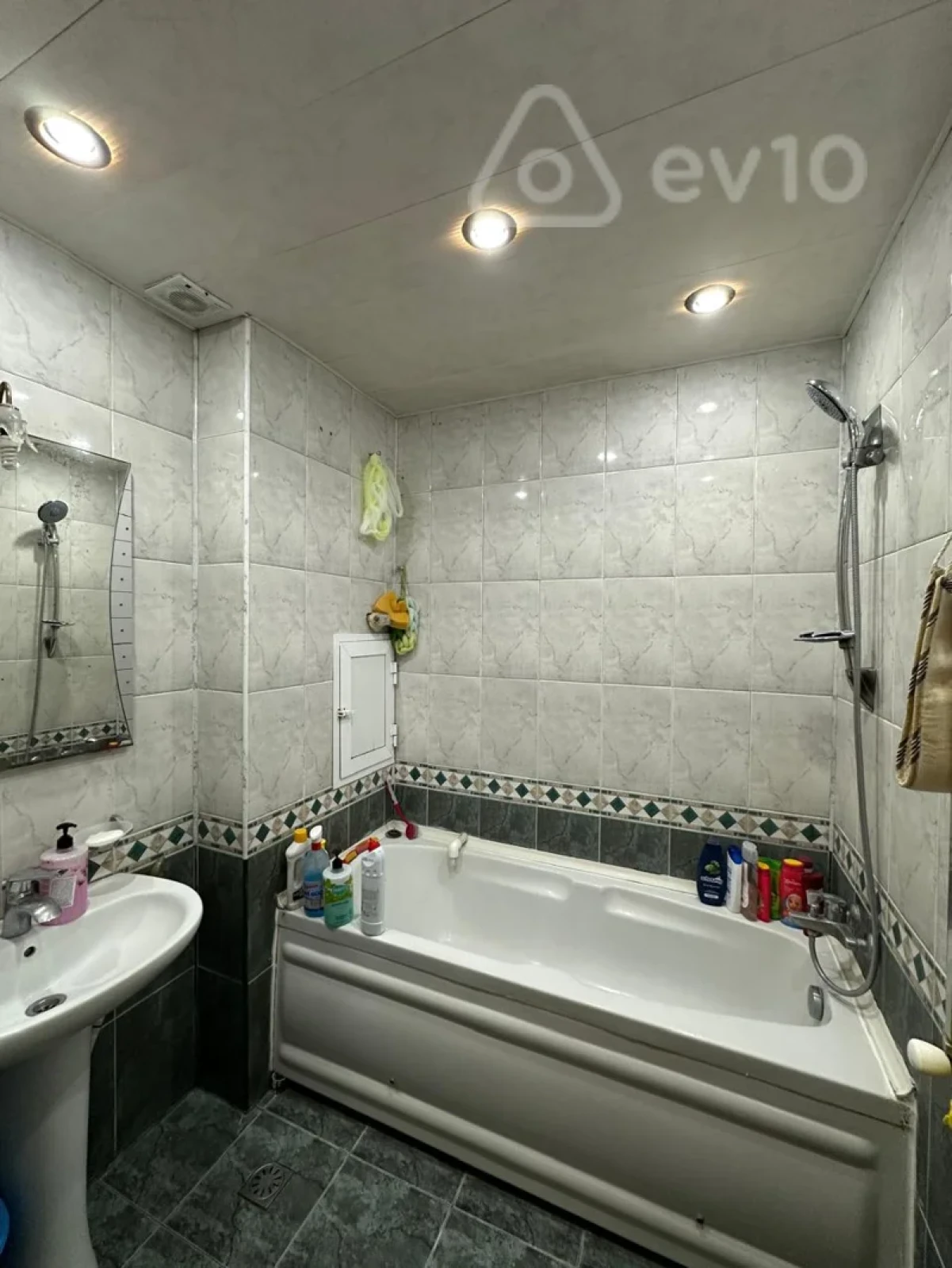 Satılır 3 otaqlı yeni tikili 85 m²