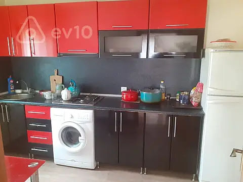 Satılır 4 otaqlı həyət evi 64 m²