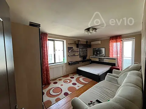 Kirayə verilir 1 otaqlı köhnə tikili 35 m² — Bakı, Səbail 1 otaq 35.00 m²