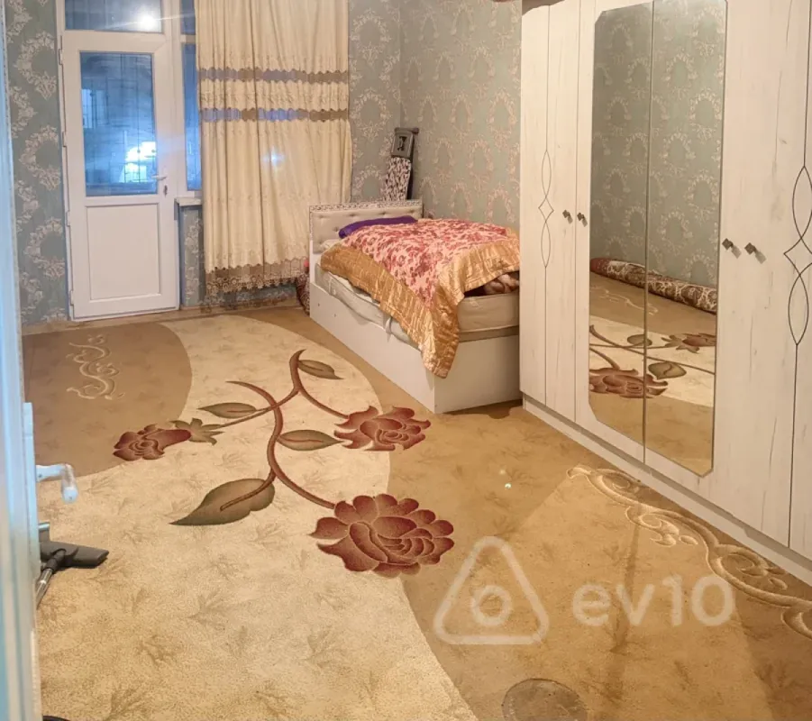 Kirayə verilir 3 otaqlı yeni tikili 110 m²