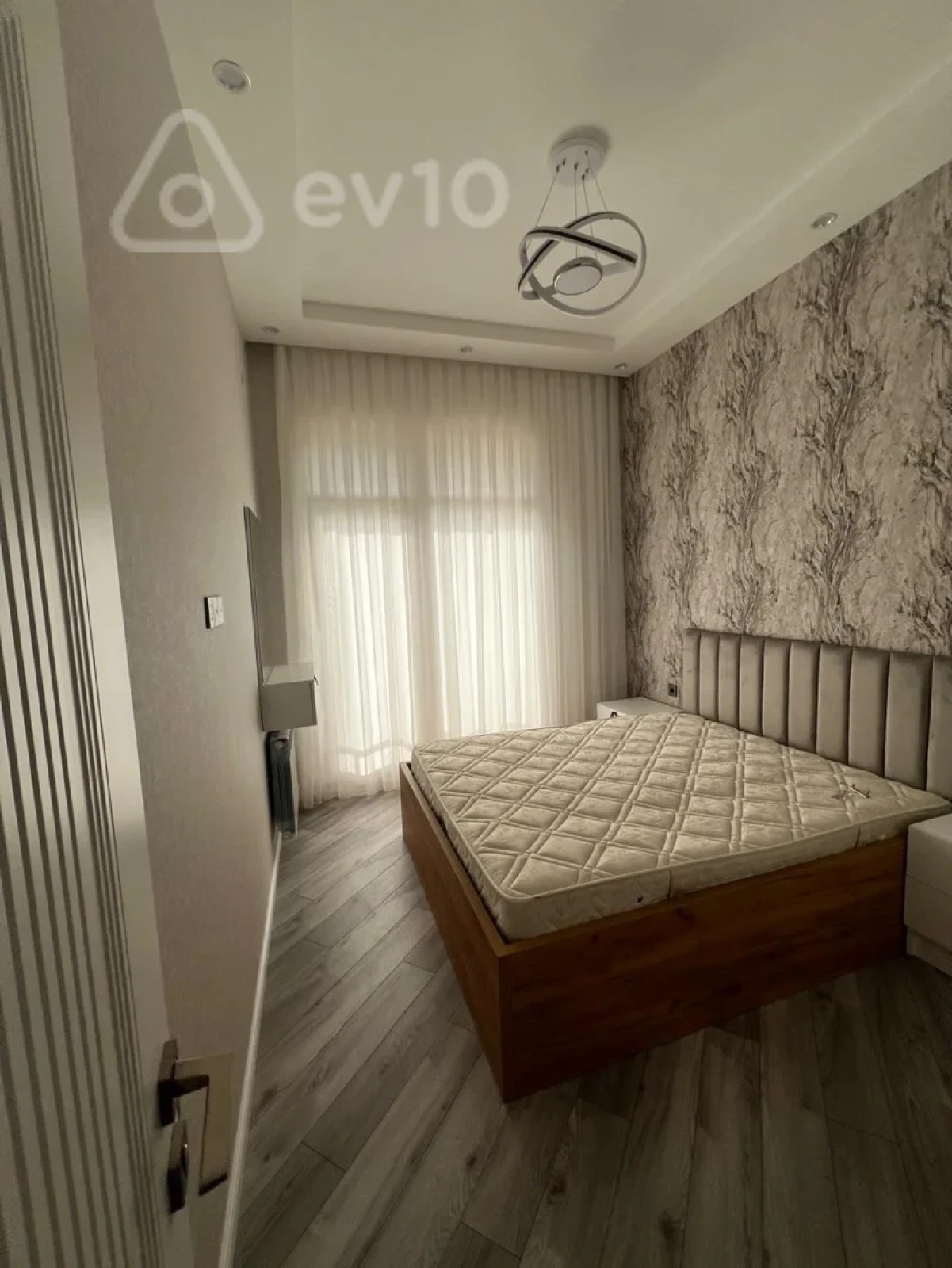 Kirayə verilir 2 otaqlı yeni tikili 52 m²
