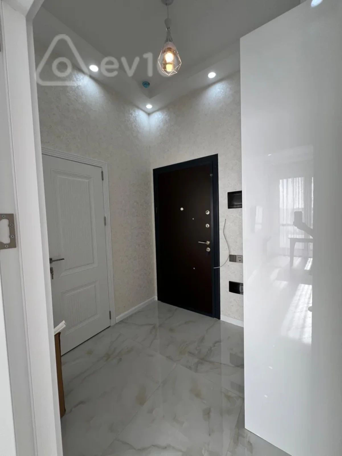 Kirayə verilir 2 otaqlı yeni tikili 52 m²