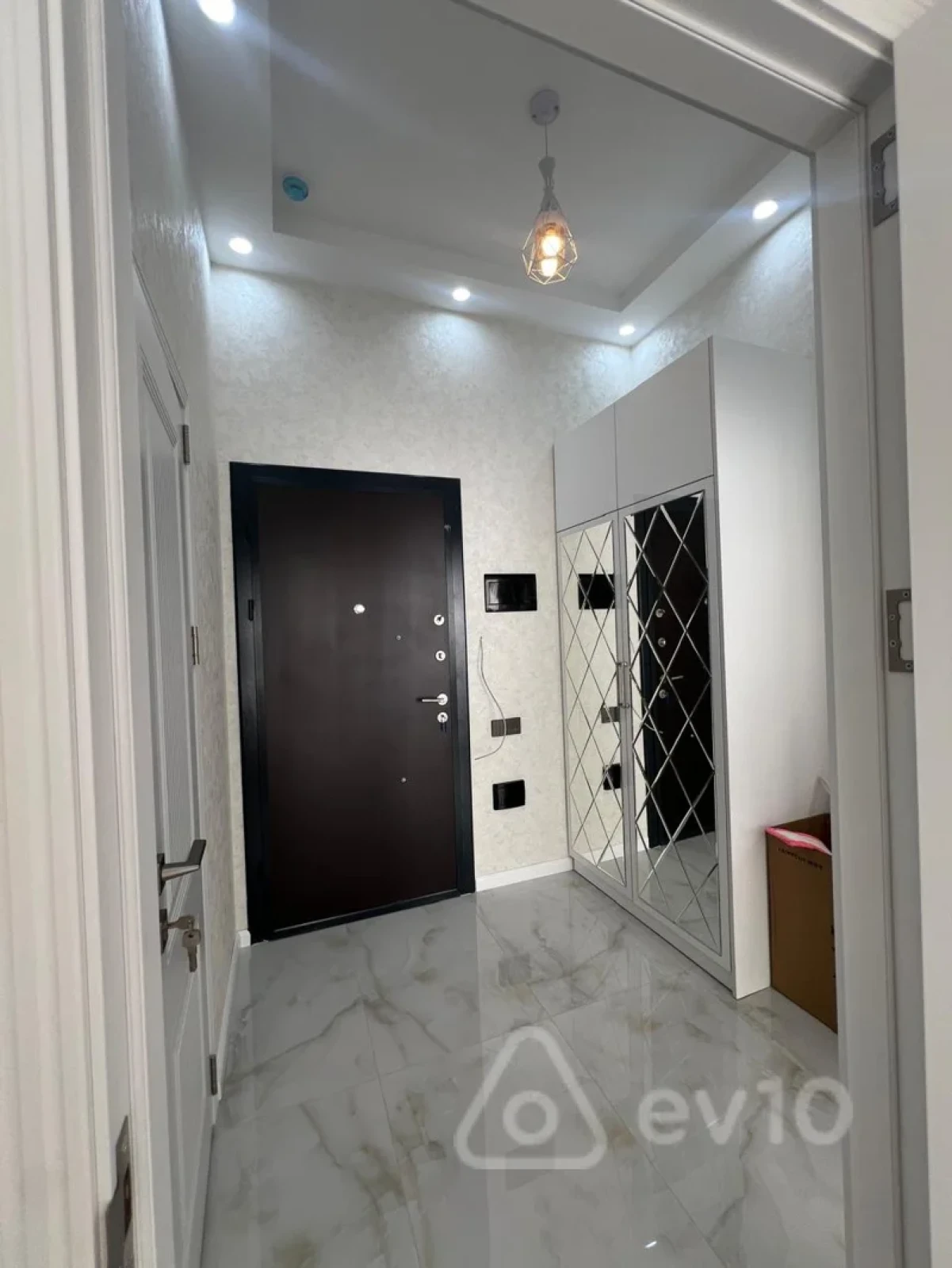 Kirayə verilir 2 otaqlı yeni tikili 52 m²