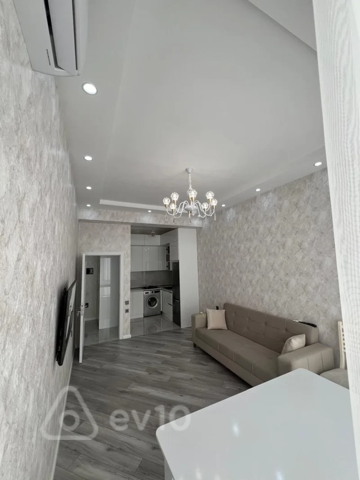 Kirayə verilir 2 otaqlı yeni tikili 52 m²