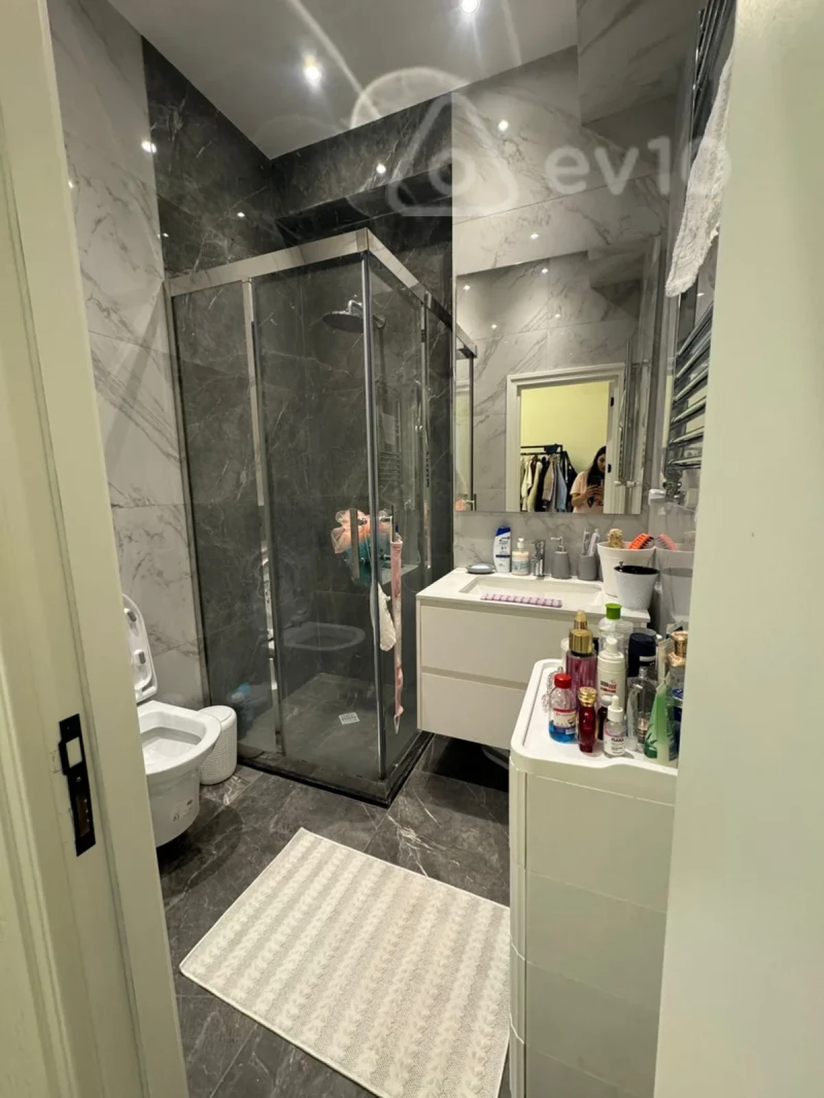 Kirayə verilir 2 otaqlı yeni tikili 65 m²