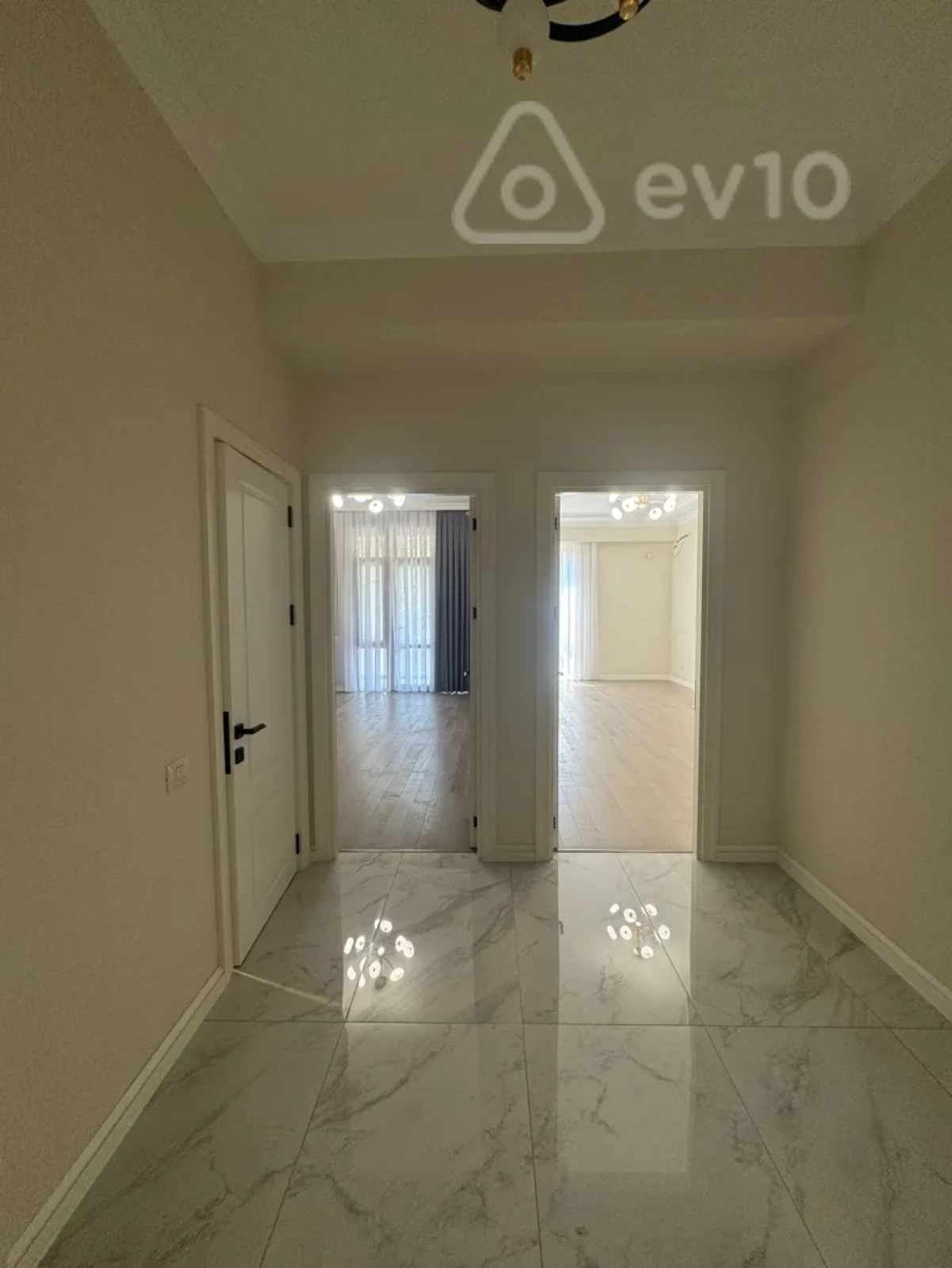 Kirayə verilir 2 otaqlı yeni tikili 65 m²